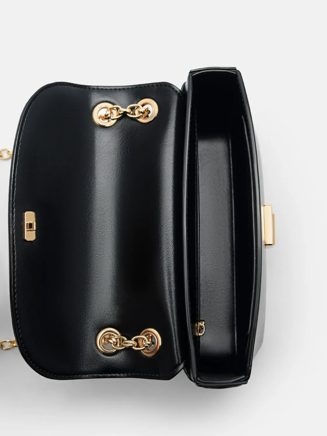 Mini Chainlink Shoulder Bag - Black